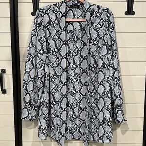 EUC Dennis Basso blouse. High quality